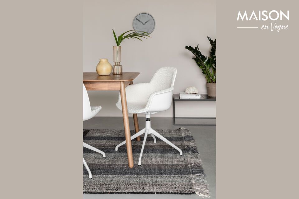 Silla de oficina elegante y funcional, ideal para trabajar y relajarse.