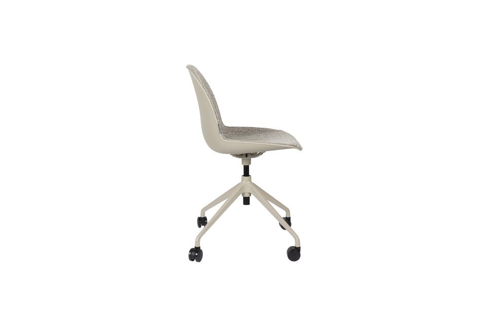 Fabricada en tela de alta calidad y disponible en un elegante color gris