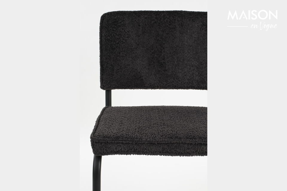 El marco monocolor de Ridge Kink Soft se alinea perfectamente con la tapicería