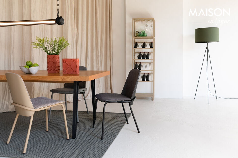 La silla Clip de Zuiver no solo es cómoda, sino que también tiene un diseño muy bonito