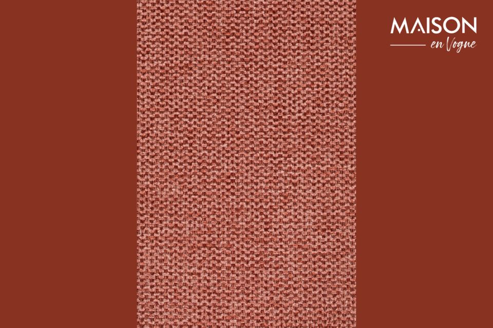 Para perfeccionar su originalidad, la silla Jolien tiene un atrevido color rosa salmón