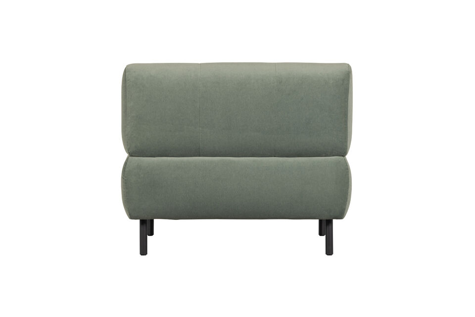El diseño depurado del sillón crea una combinación interesante con el respaldo y el asiento