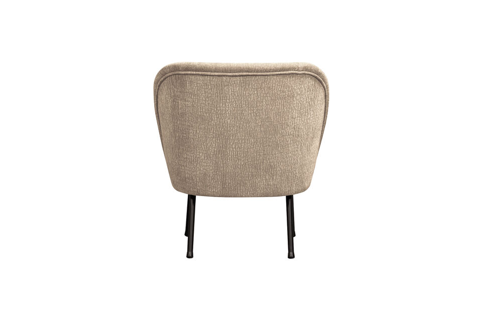 Este asiento atemporal combina un diseño atractivo con una sentada excepcionalmente cómoda