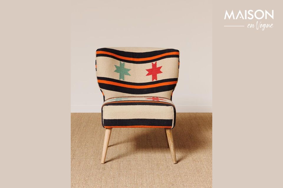 Descubra el sillón de madera Cruz, un concentrado de estilo y confort para su espacio vital