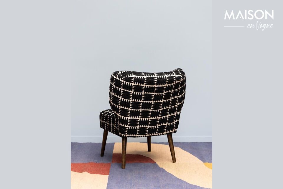Combina perfectamente con diferentes estilos de decoración, desde el contemporáneo al clásico