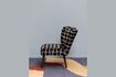 Miniatura Sillón de madera oscura y tela Waka 9