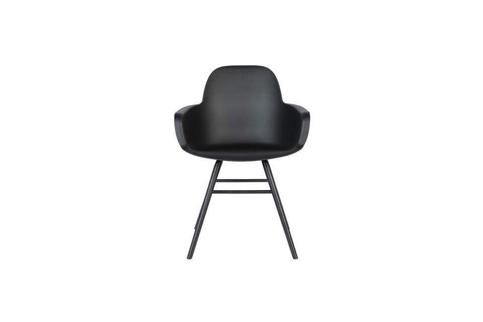 Fabricada en plástico de alta calidad, ofrece un diseño moderno y una comodidad inigualable