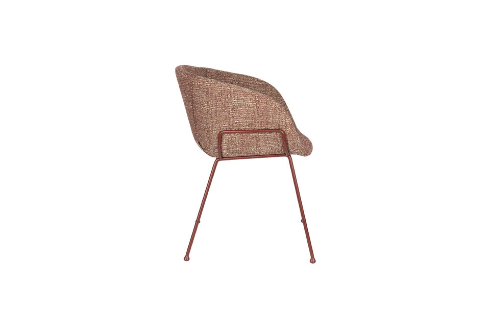 Esta silla de aspecto elegante está disponible en tejido o con acabado de imitación de cuero