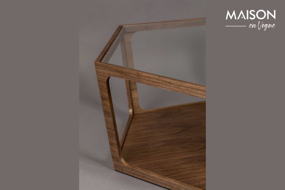 On the top, a beautiful hexagon made of tempered glass attracts the light