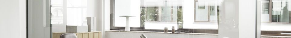 Benadrukte materialen Slice ronde eettafel in licht eiken