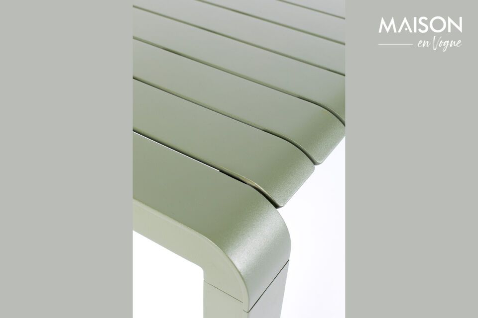 Relax in style with the sturdy Vondel bench.