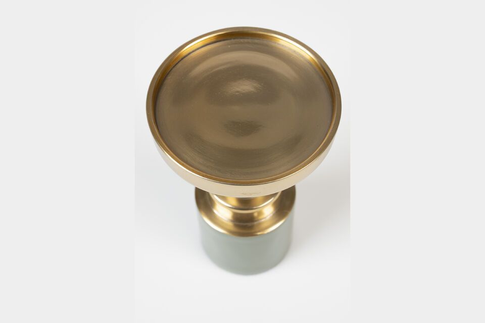 It\'s a versatile piece that can easily match a variety of decorative styles