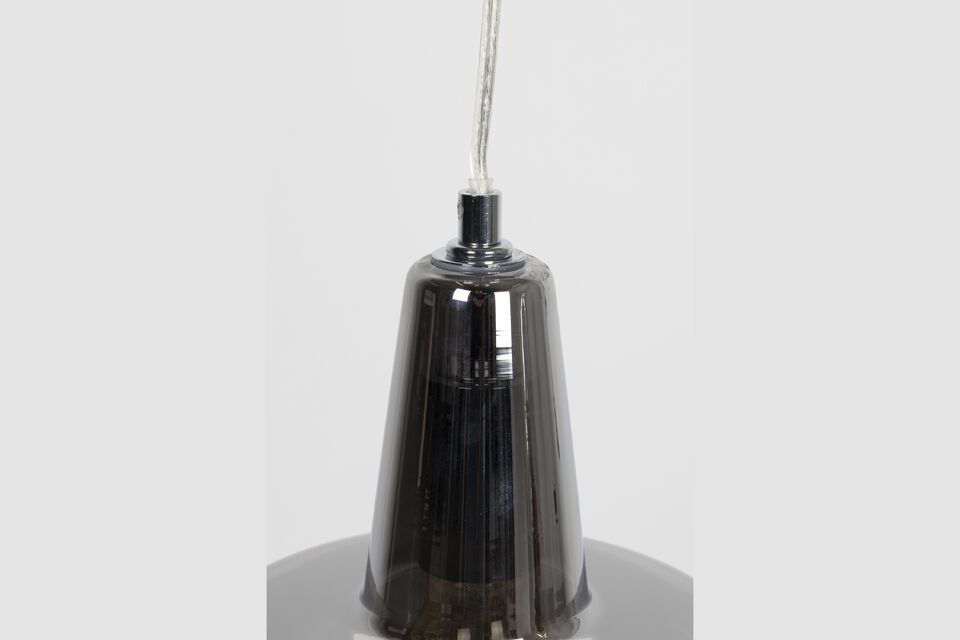 With its practical dimensions of 20 cm in length and depth