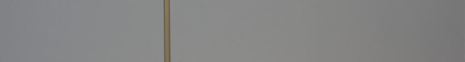 Materialbeschreibung Stehleuchte aus Metall in Beige Lustor