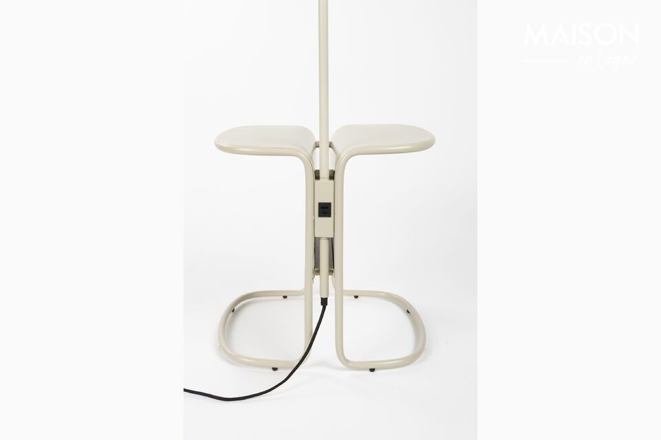 Mit dieser Stehlampe des niederländischen Designers Thijs Smeets erhalten Sie neben
