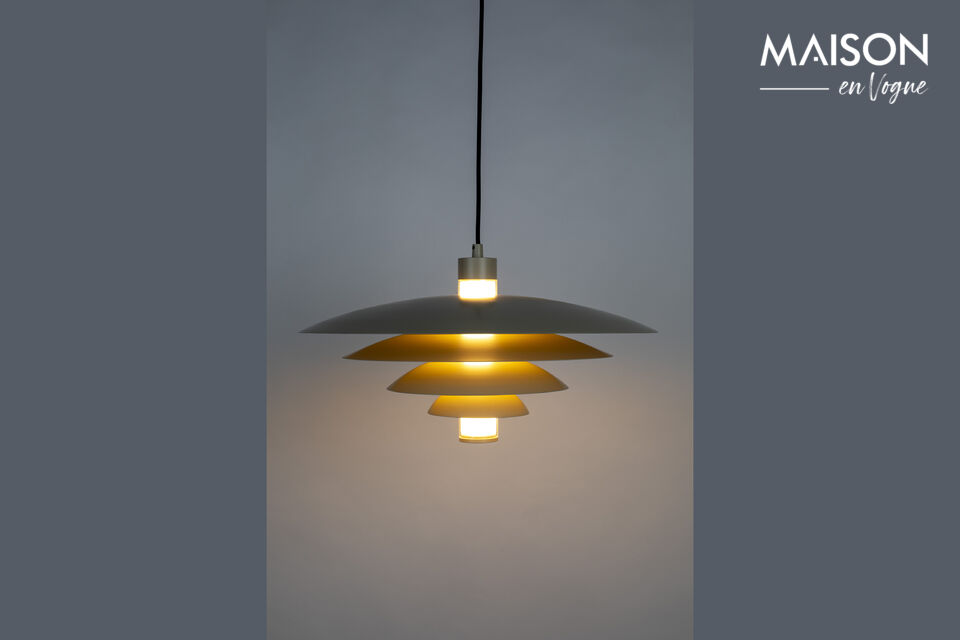 Fabriquée en métal de haute qualité pour un style élégant