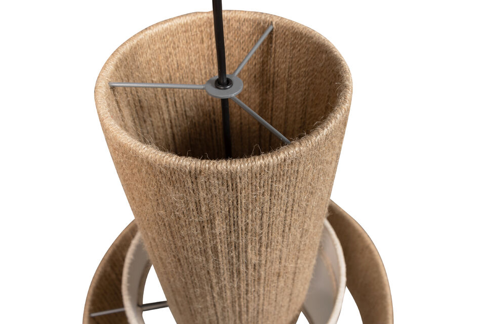 Cette lampe suspendue Pelle provient de la collection Exclusive de la marque d\'intérieur