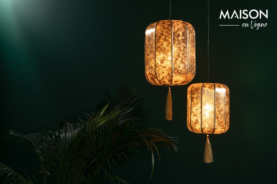 Cette jolie lampe est inspirée d\'une antique lanterne chinoise