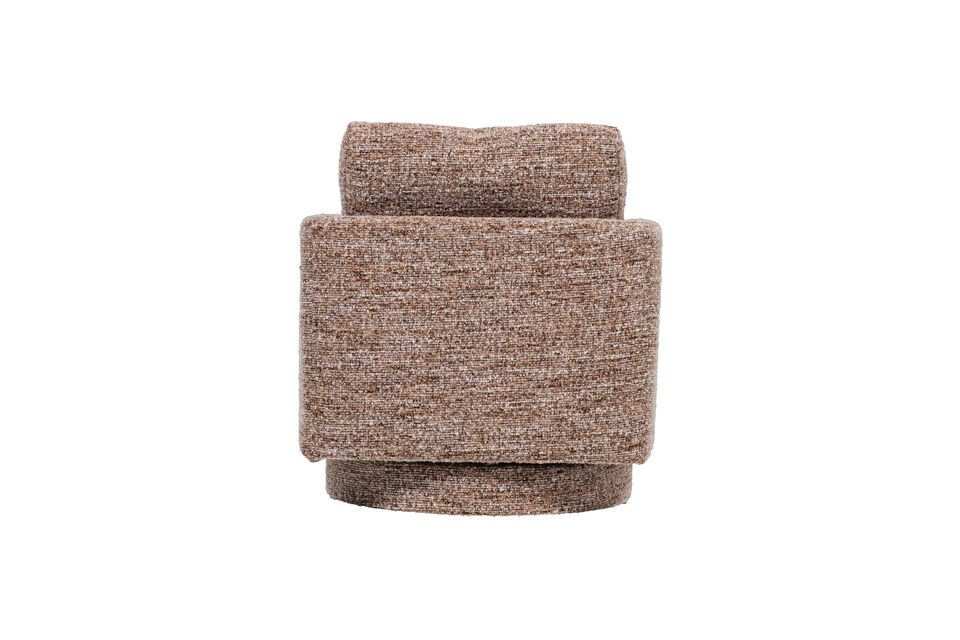 Take a seat, relax and experience pure relaxation with the Oska swivel armchair