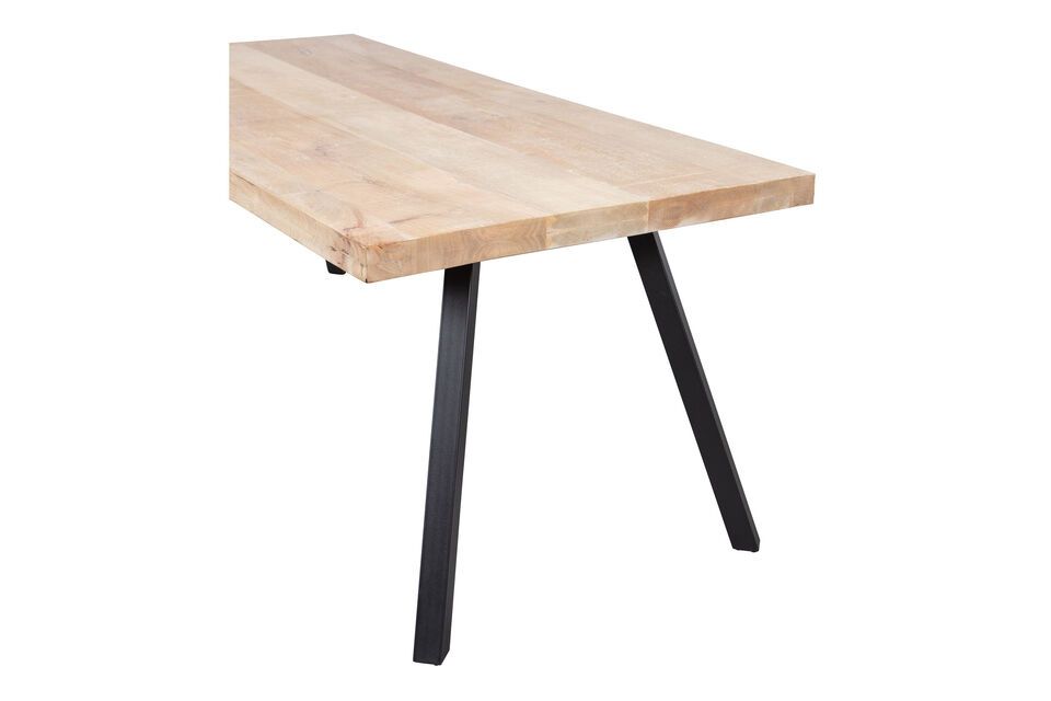 Ajoutez cette table en bois de manguier à votre maison pour une pièce de mobilier remarquable qui