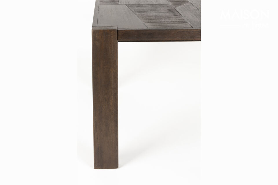 Disponible en table à manger