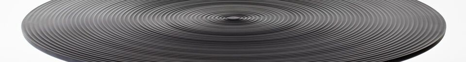 Mise en avant matière Table basse en aluminium noir Hypnotising