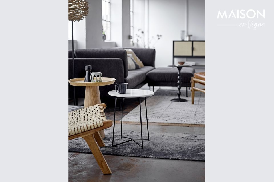 Élégante desserte en placage chêne et au design sobre
