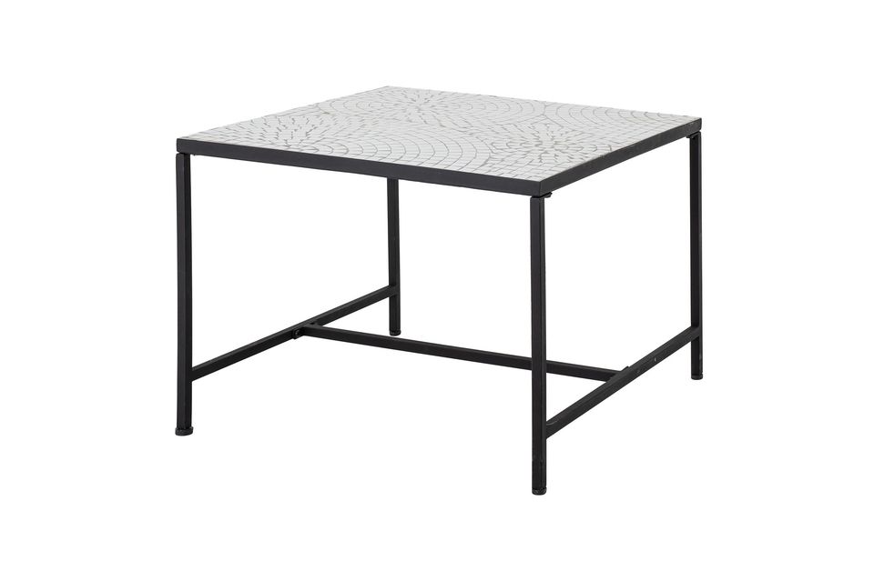 La table basse Niah de Bloomingville est une pièce au design minimaliste et élégant