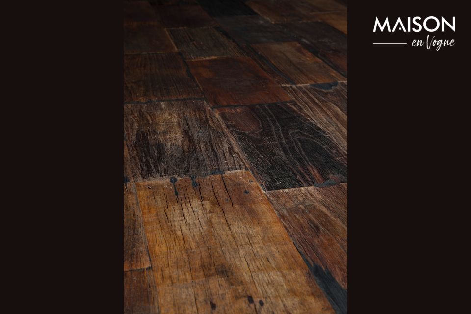 Les dimensions de cette table sont de 180cm sur 90cm pour une hauteur de 78cm