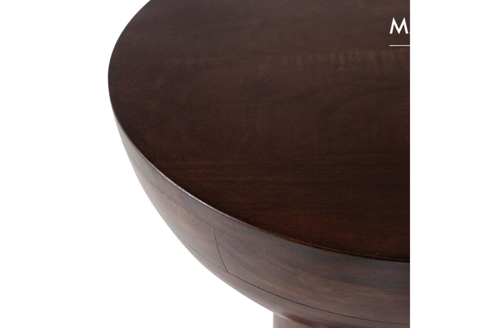 Vous pouvez facilement placer cette table &agrave; c&ocirc;t&eacute; de votre canap&eacute; ou de
