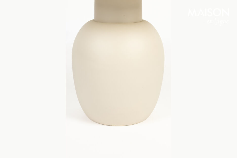 La teinte beige apaisante et la forme arrondie et organique font de cette collection un complément
