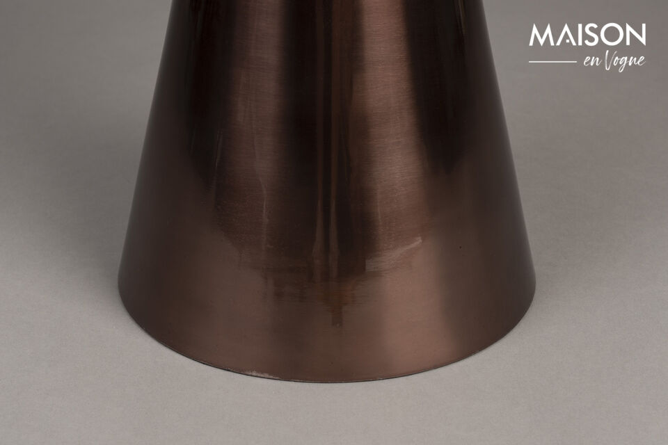 Fabriquée en aluminium durable et dotée d\'un plateau en marbre brun