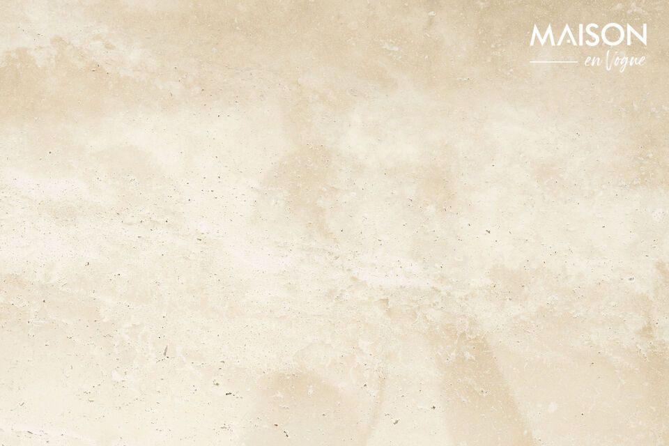Sa teinte beige délicate