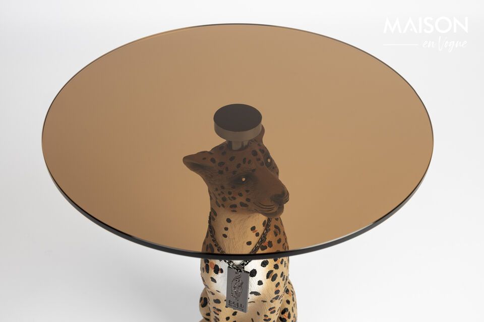 La table d\'appoint Proudly Crowned Panther en résine beige