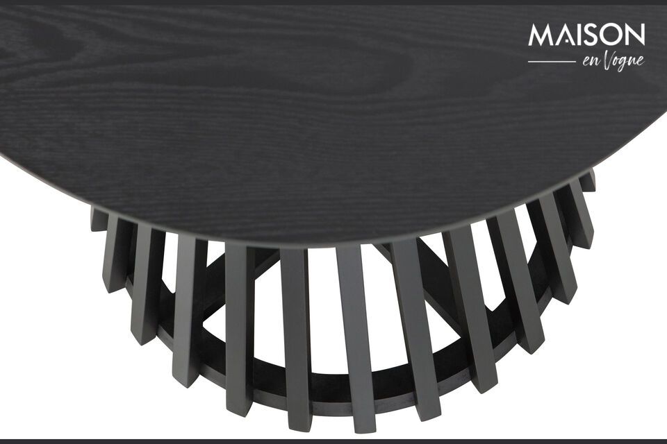 La table d\'appoint haute en bois noir Slats est fabriquée en bois de pin