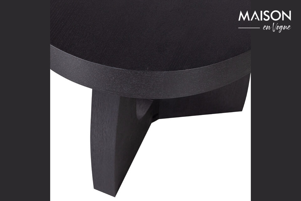 La finition noire mate donne au meuble un look scandinave intemporel