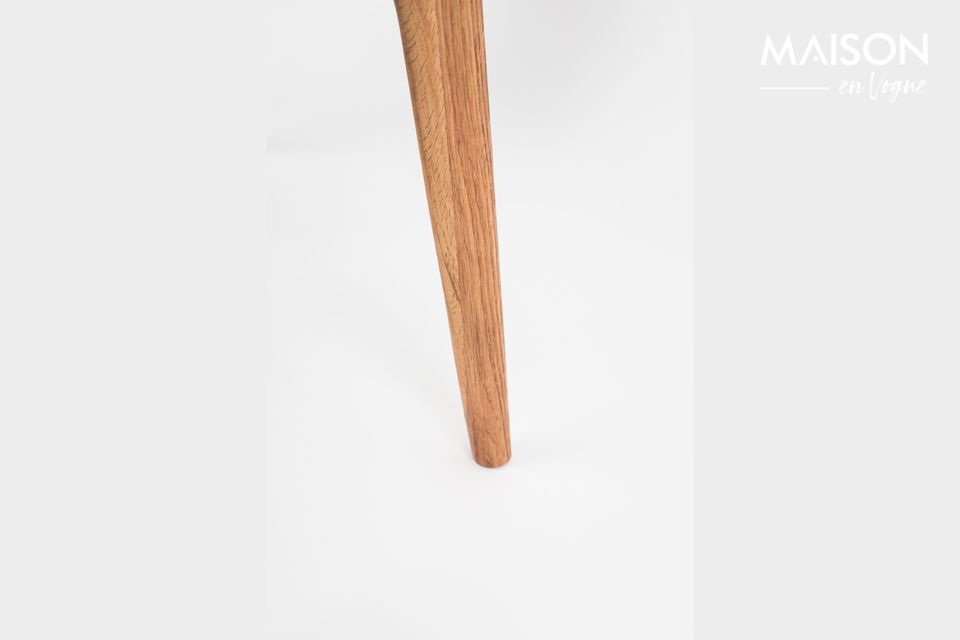 Cette table est également disponible en version medium ou large afin de satisfaire toutes les