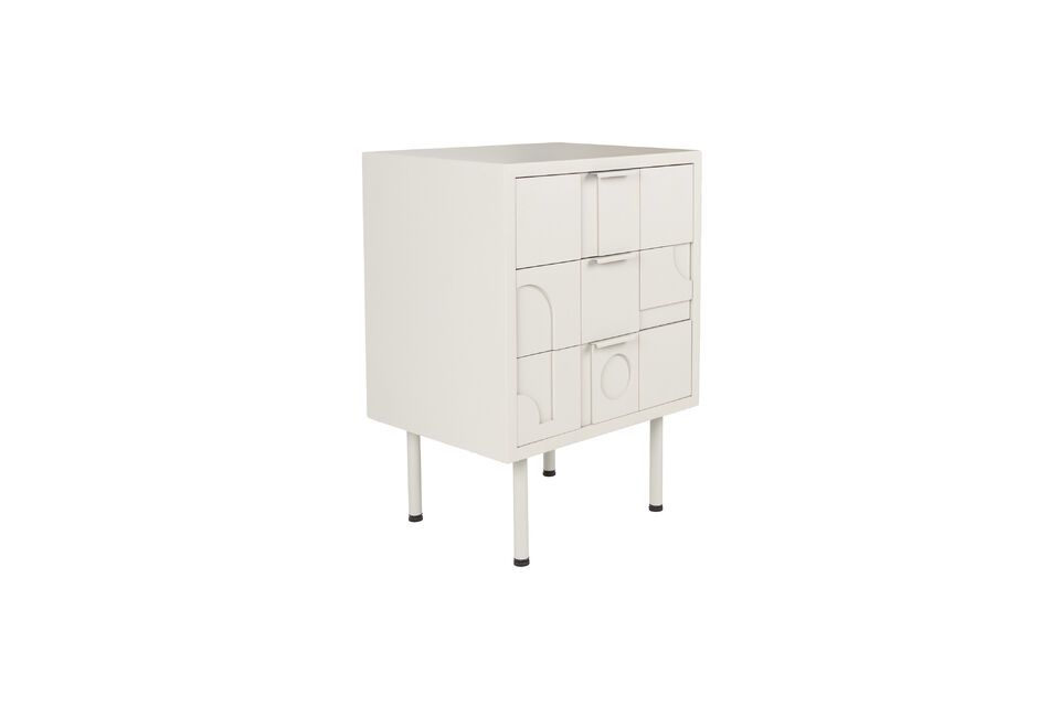 Avec ses trois tiroirs pratiques et son design inspiré des années 70
