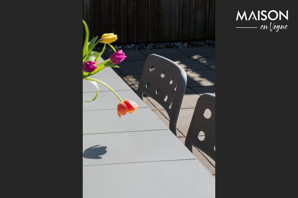 Dans un jardin baigné de lumière