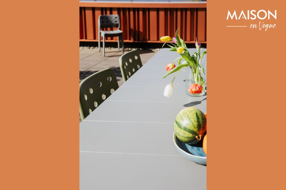 Avec son design minimaliste et ses lignes épurées