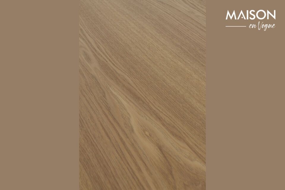 La délicate teinte marron de cette table semble naturellement s\'harmoniser avec divers styles de