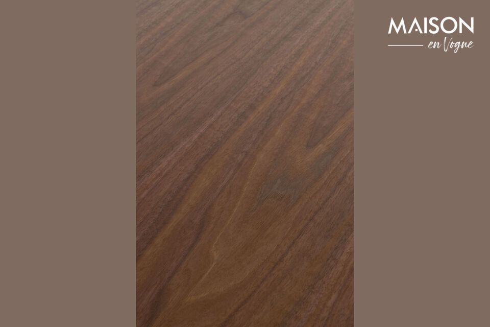 La table Laurent s\'impose comme un élément central au sein de votre intérieur