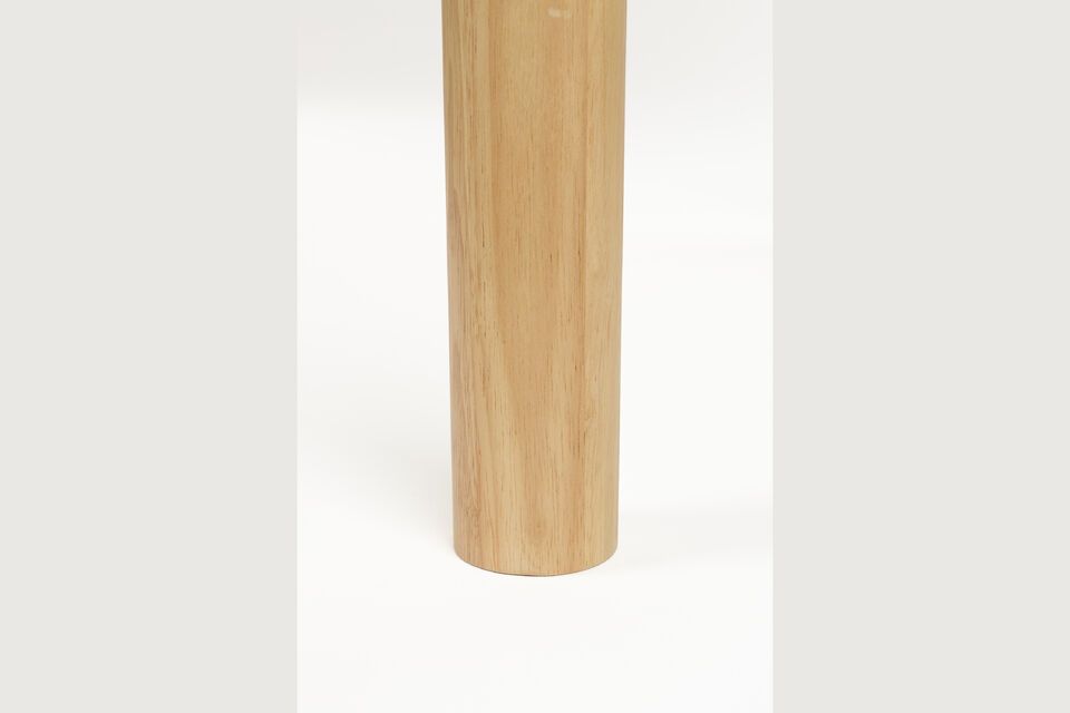 Les dimensions généreuses de la table