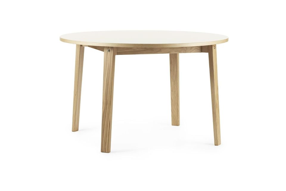 Table de repas ronde en chêne clair Slice Normann Copenhagen