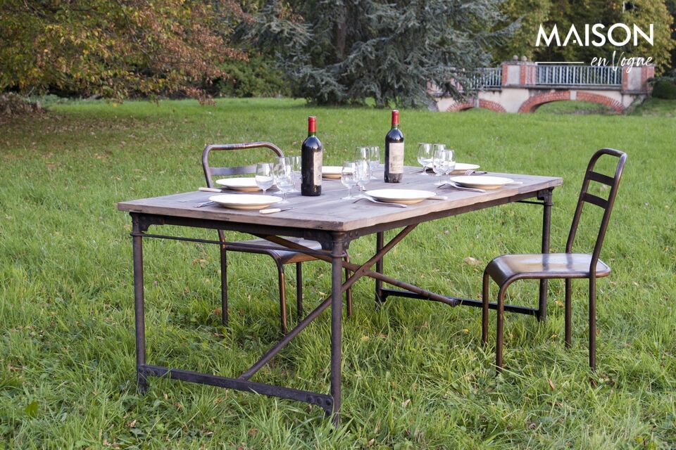Table atelier en bois et métal au design industriel