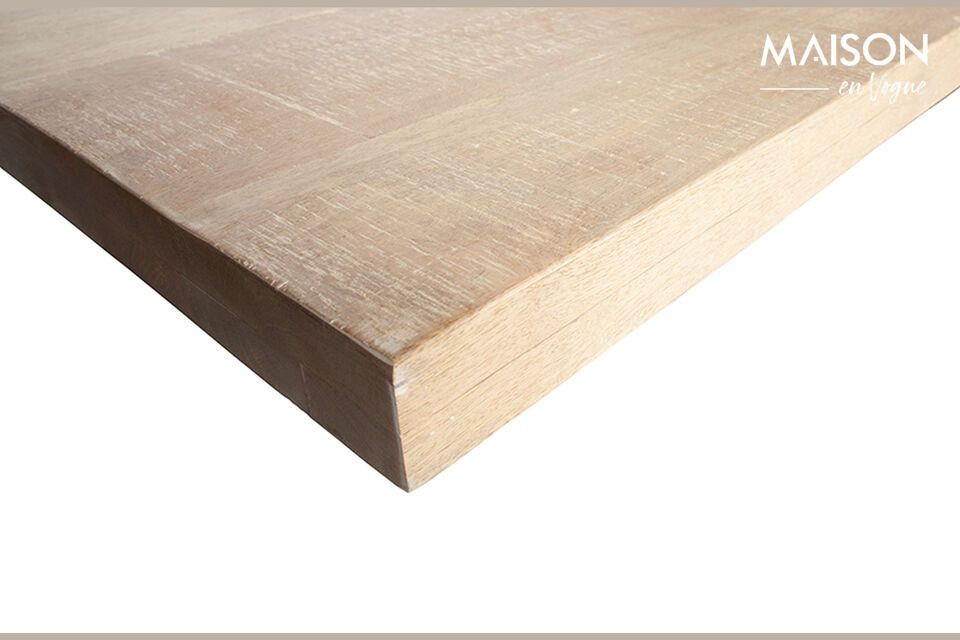 Le plateau de 5,5 cm d\'épaisseur en bois de mangue offre un toucher léger et un aspect solide