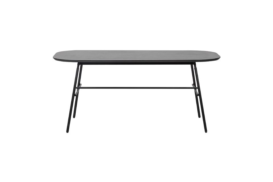 Cette table à manger mince de la marque néerlandaise VTwonen a une taille généreuse