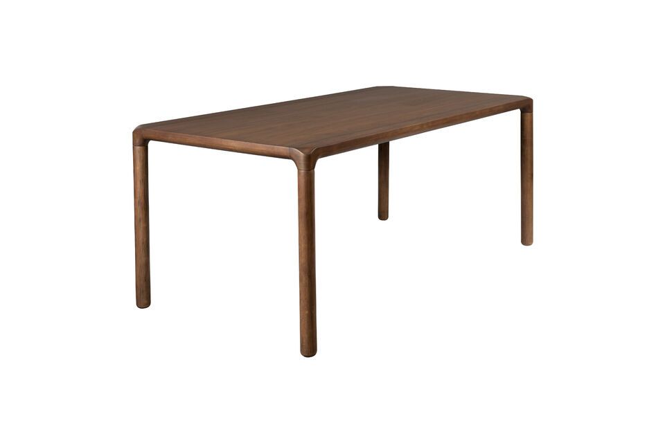 La table Storm allie une construction solide à un design réfléchi