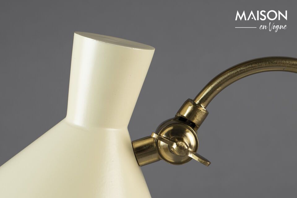 Discover the discreet, elegant charm of our Gaia table lamp, in beige-colored iron