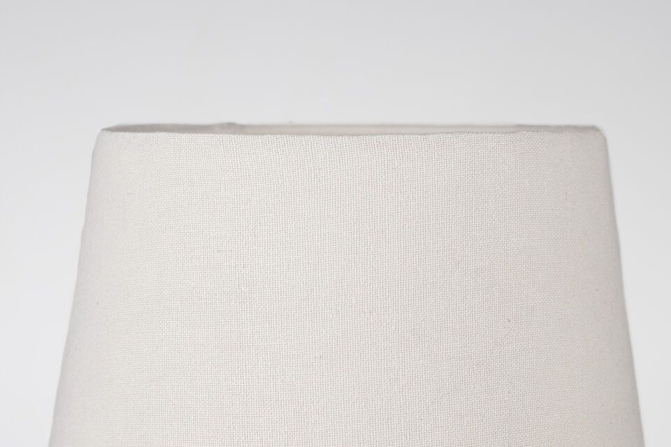 With its harmonious dimensions of 25 cm in length and depth for a height of 52 cm